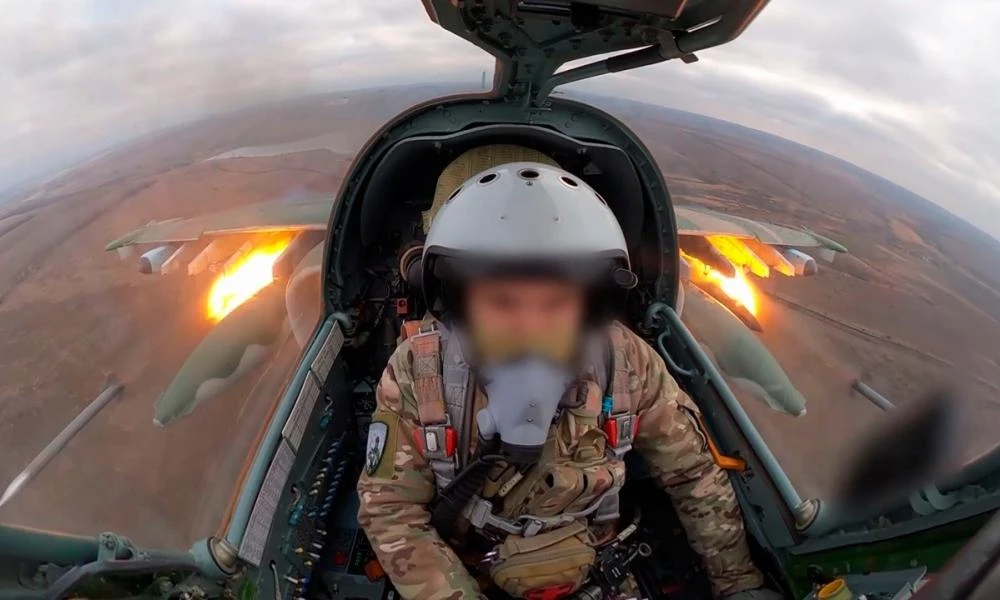 "Έγλυψαν" το έδαφος! Ρωσικά Su-25 τίναξαν στον αέρα ουκρανικό οχυρό (Βίντεο)-Νέο ρωσικό σύστημα αεράμυνας στην Ουκρανία (Εικόνα)